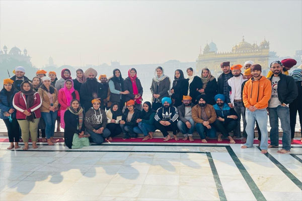 Read more about the article Students of GNA University Visited Sri Amritsar Sahib