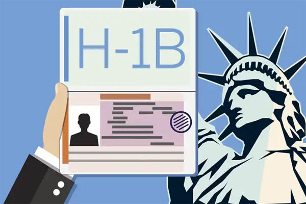 Read more about the article H1B वीजा पर PM मोदी ने सुनाई खुशखबरी, अमेरिका में रहने वाले भारतीयों को मिलने जा रही ये सुविधा