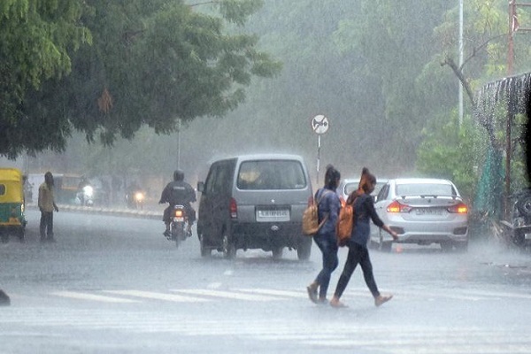 Read more about the article Weather Update: पंजाब-चंडीगढ़ में बदला मौसम, कई जगहों पर छाए बादल; मौसम विभाग ने जताई बारिश की आशंका