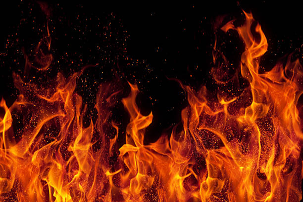 Read more about the article घर में लगी भीषण आग, तीन बच्चों की जिंदा जलने से दर्दनाक मौत