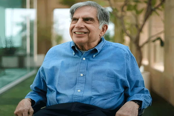 Read more about the article मुंबई में राजकीय सम्मान से दी जाएगी Ratan Tata को विदाई, 4 बजे तक NCPA में अंतिम दर्शन कर सकेंगे लोग